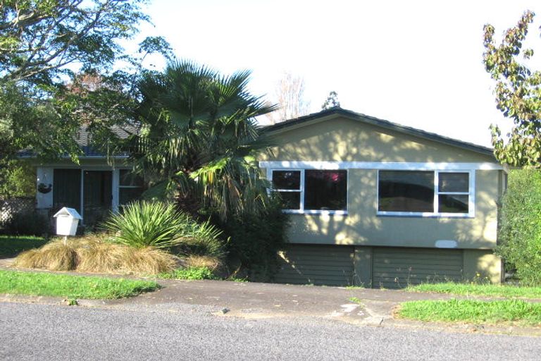 Photo of property in 20 Sorrel Crescent, Bucklands Beach, Auckland, 2012