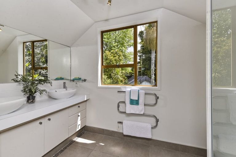 Photo of property in 8 Awanui Street, Birkenhead, Auckland, 0626