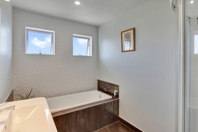 Photo of property in 6 Scott Street, Moturoa, New Plymouth, 4310