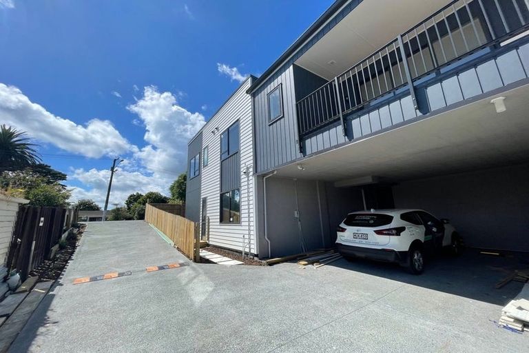 Photo of property in 3/13 Blockhouse Bay Road, Avondale, Auckland, 1026