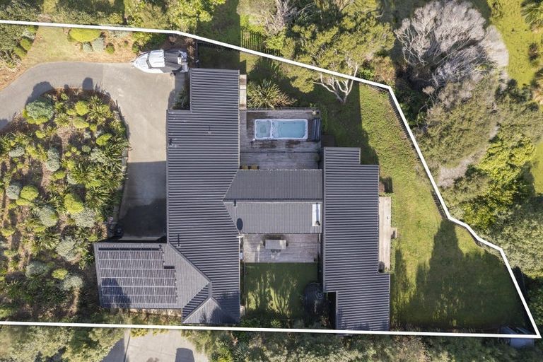 Photo of property in 7 Kanuka Close, Waikanae, 5036