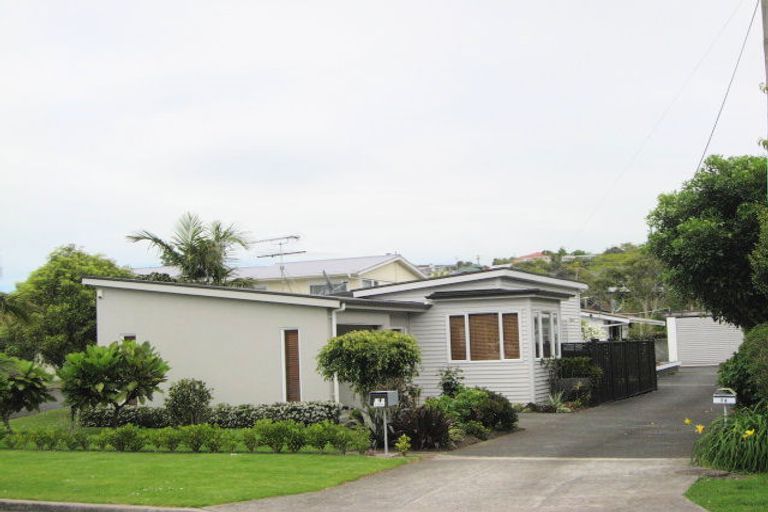 Photo of property in 74a Ladies Mile, Manly, Whangaparaoa, 0930