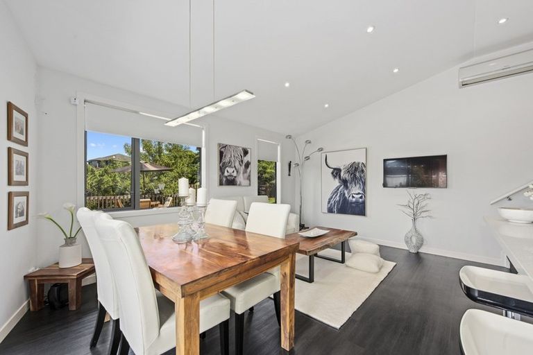 Photo of property in 19 Cosgrove Rise, Riverstone Terraces, Upper Hutt, 5018