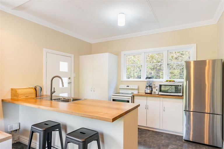 Photo of property in 104 Akatarawa Road, Birchville, Upper Hutt, 5018