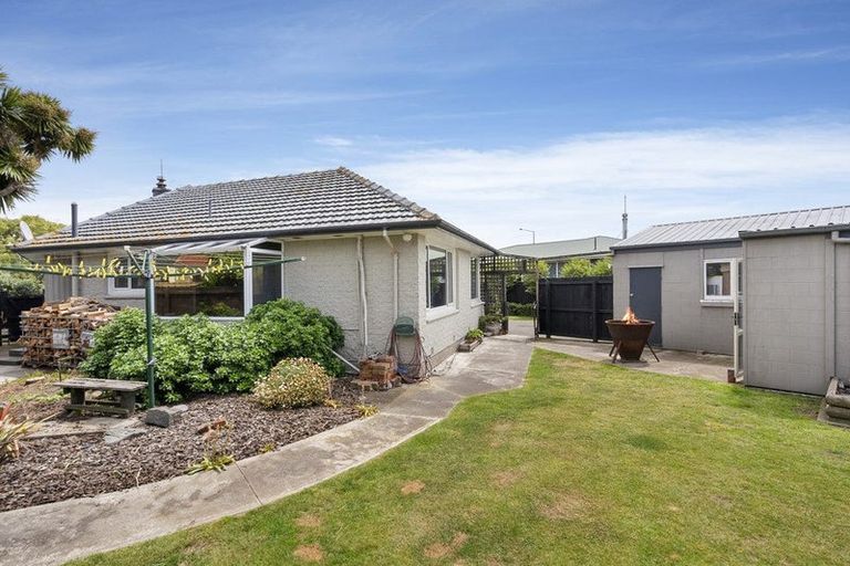 Photo of property in 82 Effingham Street, North New Brighton, Christchurch, 8083