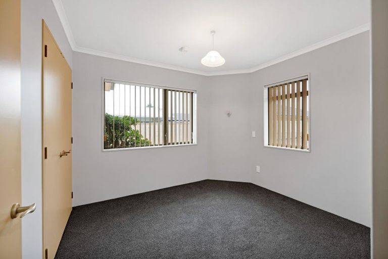 Photo of property in 21a Clemow Road, Fitzroy, New Plymouth, 4312