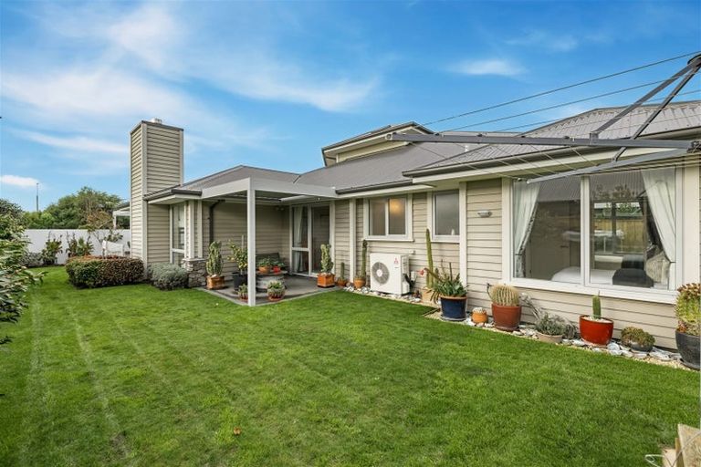 Photo of property in 2 Donovan Place, Aidanfield, Christchurch, 8025