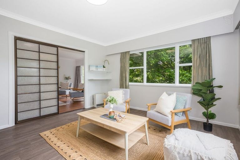 Photo of property in 5 Fyvie Avenue, Tawa, Wellington, 5028