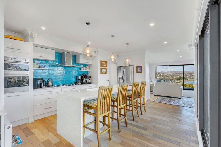 Photo of property in 8 The Track, Plimmerton, Porirua, 5026
