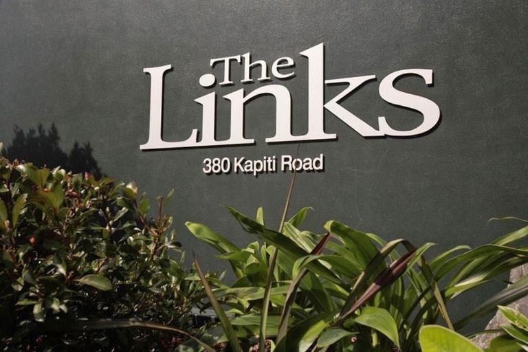 Photo of property in The Links, 19/378-382 Kapiti Road, Paraparaumu Beach, Paraparaumu, 5032