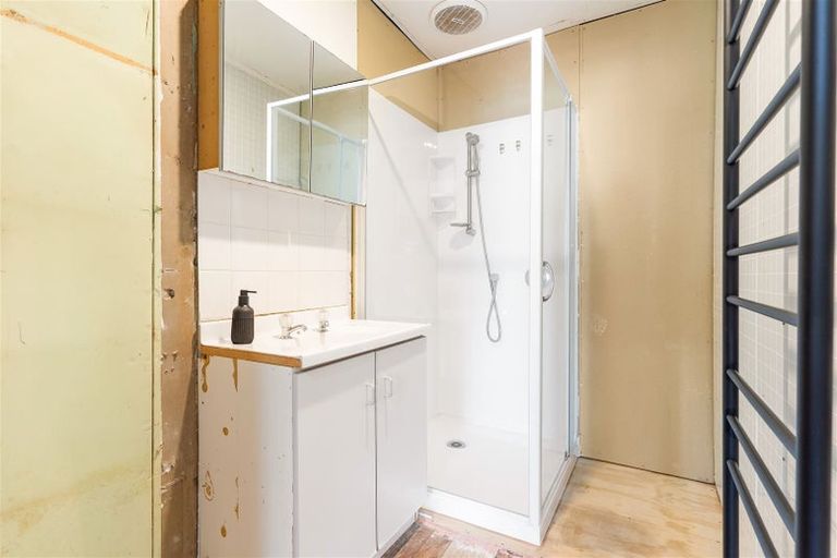 Photo of property in 1/730 Beach Road, Browns Bay, Auckland, 0630