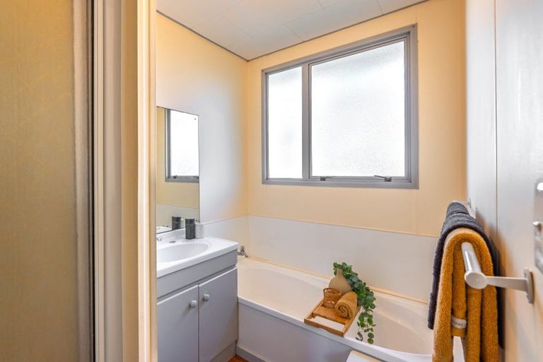 Photo of property in 40 Rosewood Place, Paraparaumu, 5032