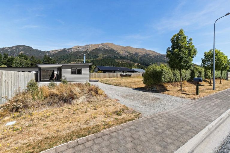 Photo of property in 4 Little Maude Drive, Lake Hawea, Wanaka, 9382