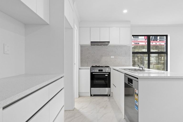 Photo of property in 2/29 May Street, Mount Maunganui, 3116