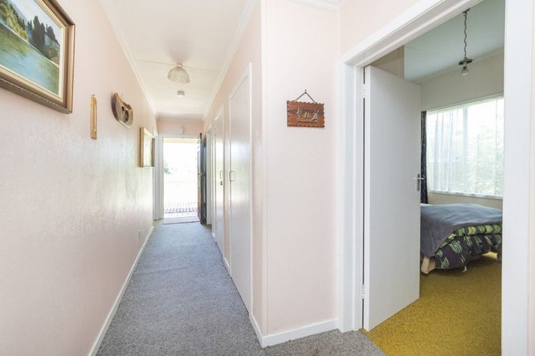 Photo of property in 18 Marshall Road, Hunterville, 4730