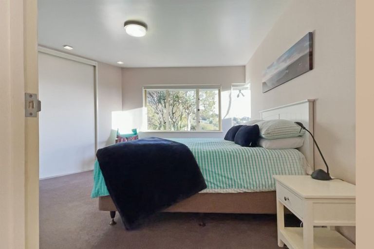 Photo of property in 43a Te Ahuahu Road, Piha, New Lynn, 0772