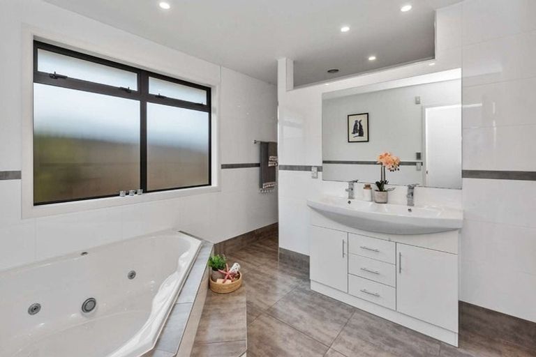 Photo of property in 5 Michael Terrence Place, Flagstaff, Hamilton, 3210