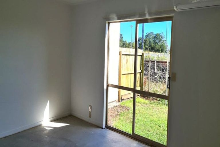 Photo of property in 19 Lockington Avenue, Henderson, Auckland, 0612