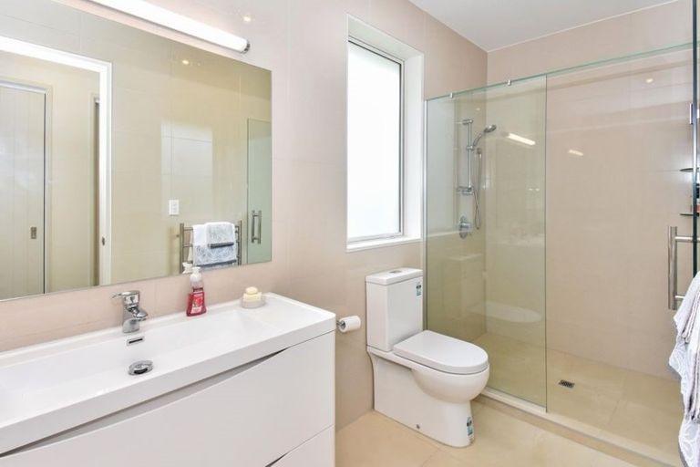 Photo of property in 22 Kilmacrennan Drive, Rosehill, Papakura, 2113