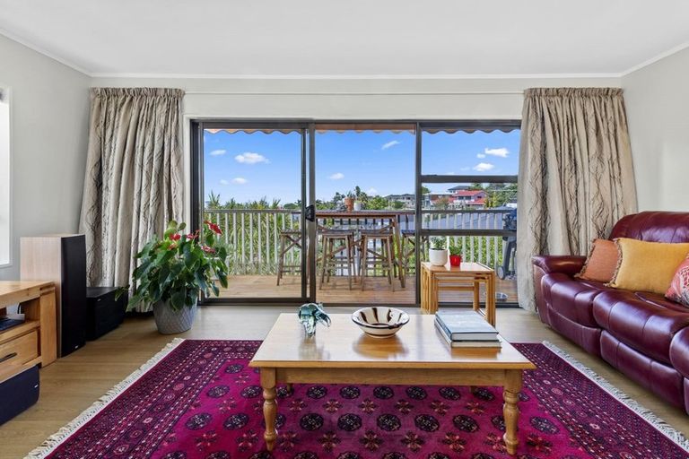 Photo of property in 1/15 Deep Creek Road, Waiake, Auckland, 0630