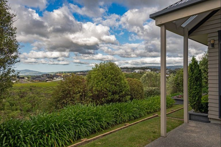 Photo of property in 63 Ruapehu Drive, Fitzherbert, Palmerston North, 4410