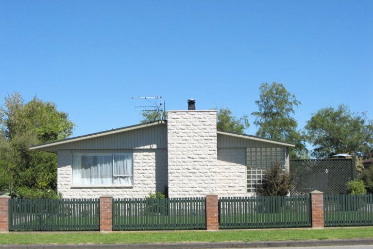 Photo of property in 207 West Belt, Rangiora, 7400