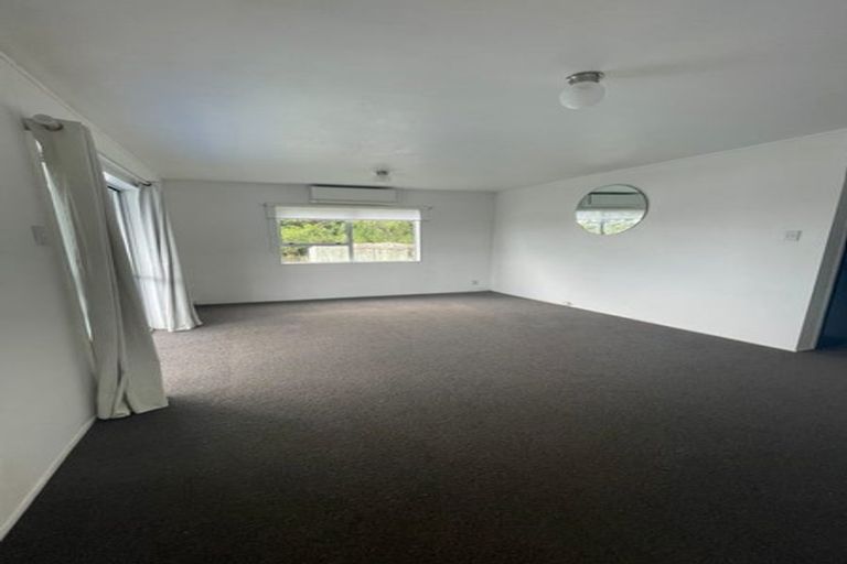 Photo of property in 27 Springtime Crescent, Stanmore Bay, Whangaparaoa, 0932