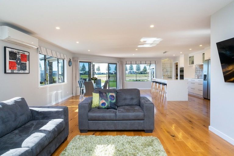 Photo of property in 11 Kaituna Place, Te Awa, Napier, 4110