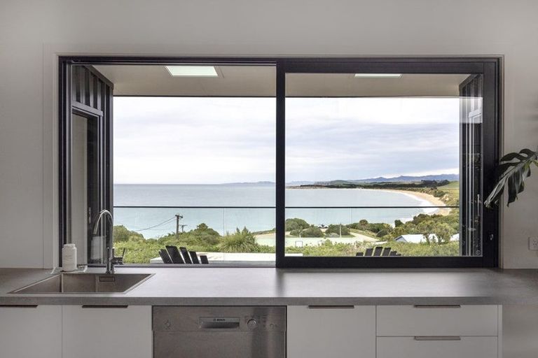 Photo of property in 30 Chambers Street, Kakanui, Oamaru, 9495