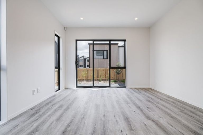 Photo of property in 11 Tokarewa Close, Mount Wellington, Auckland, 1062