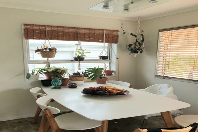 Photo of property in 27 Tramway Road, Beach Haven, Auckland, 0626