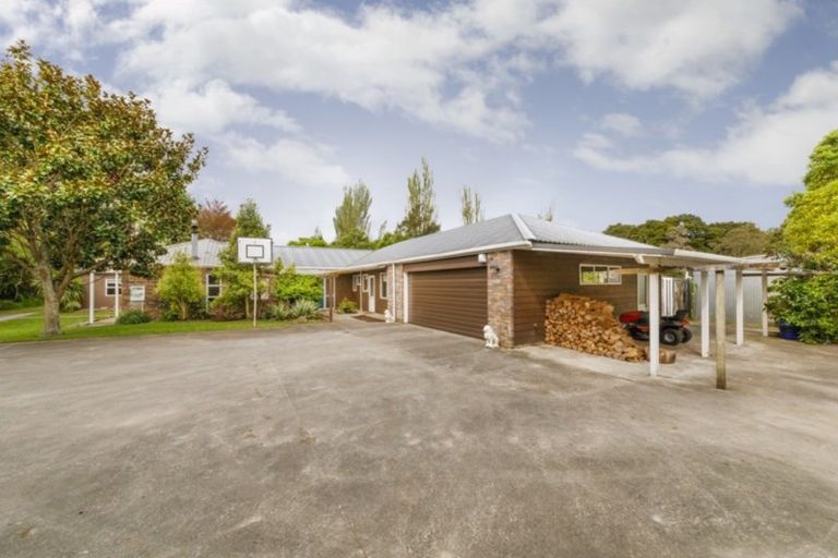 Photo of property in 1089 Saddle Road, Ashhurst, 4810