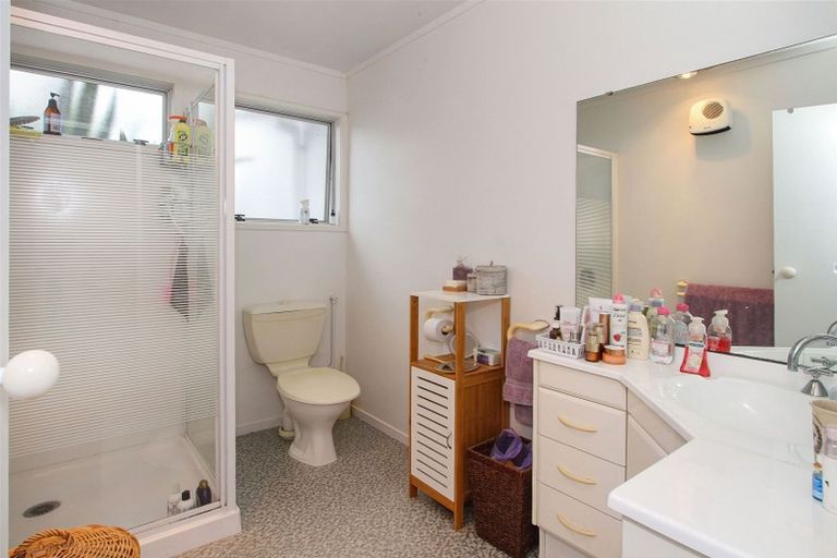 Photo of property in 23 Torkar Road, Clarks Beach, 2122