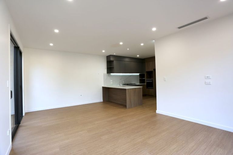 Photo of property in 13a King Richard Place, Browns Bay, Auckland, 0630