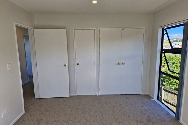 Photo of property in 12 Westergrove Place, West Harbour, Auckland, 0618