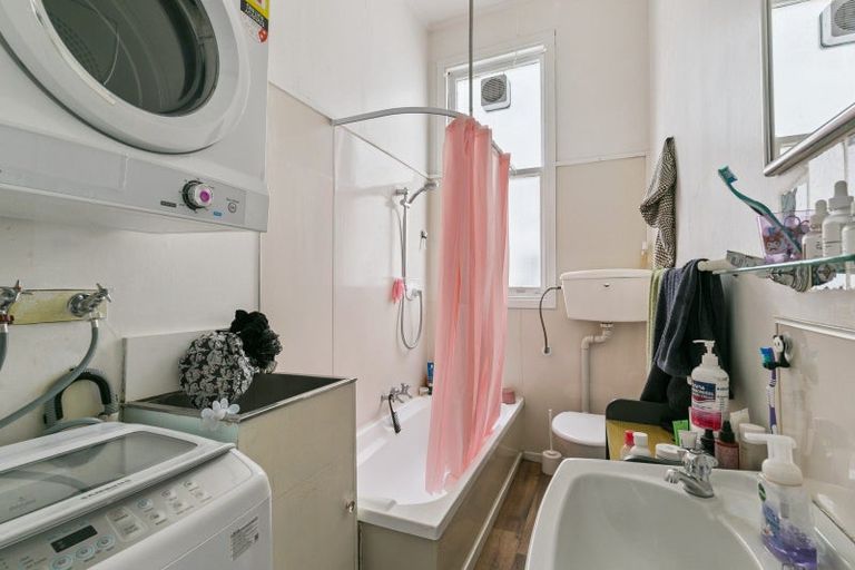 Photo of property in 93 Tasman Street, Mount Cook, Wellington, 6021