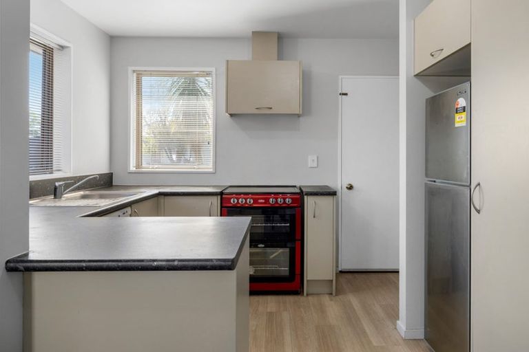 Photo of property in 17 Picton Avenue, Riccarton, Christchurch, 8011