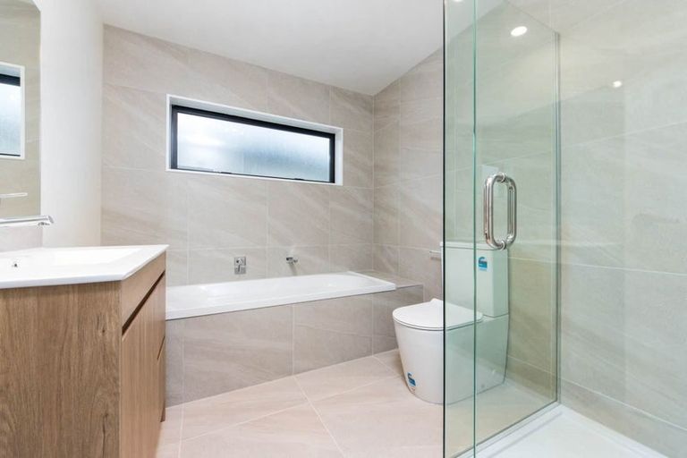 Photo of property in 54c Chilcott Road, Henderson, Auckland, 0612