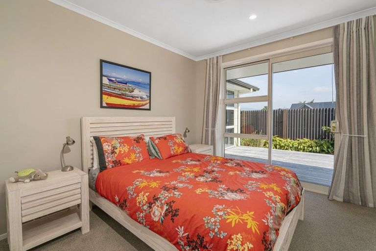 Photo of property in 30 Hei Esplanade, Whitianga, 3510