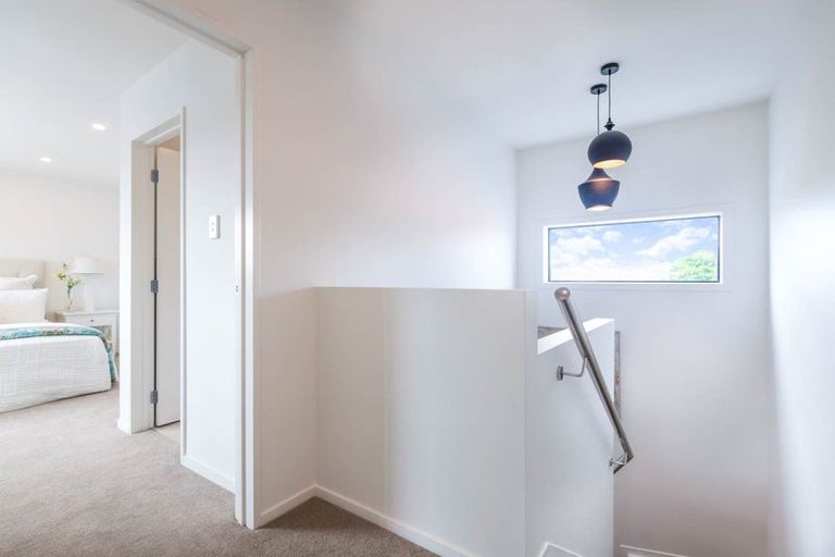 Photo of property in 14 Korama Lane, New Lynn, Auckland, 0600