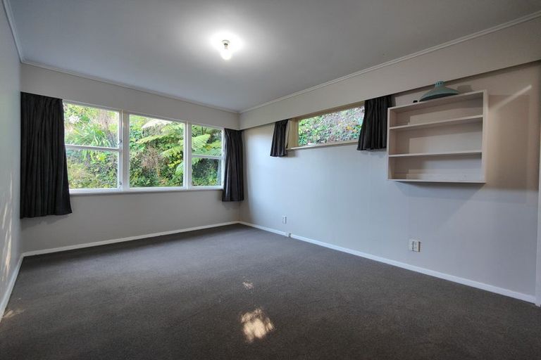 Photo of property in 14a Tawa Terrace, Tawa, Wellington, 5028
