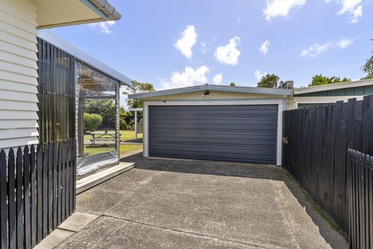 Photo of property in 19 Freyberg Street, Levin, 5510