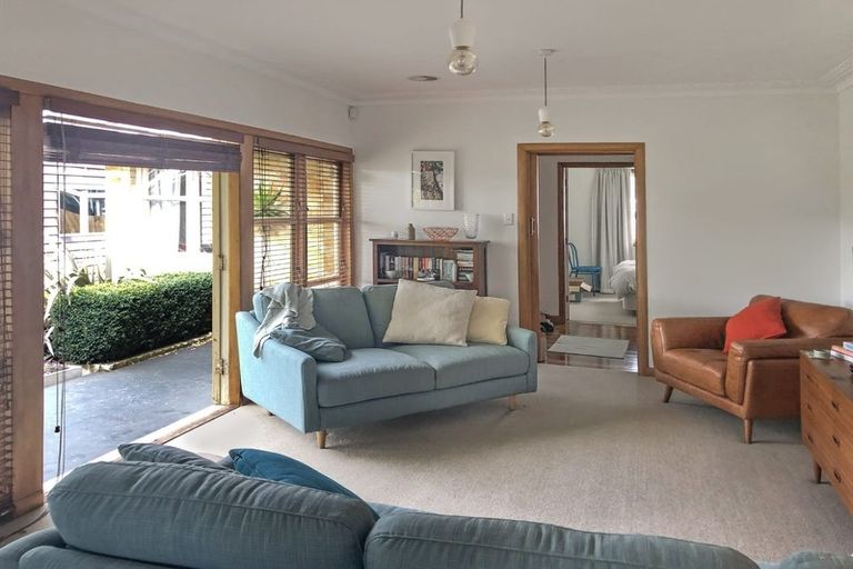 Photo of property in 53 Braid Road, St Andrews, Hamilton, 3200