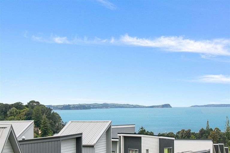 Photo of property in 12 Moki Place, Long Bay, Auckland, 0630