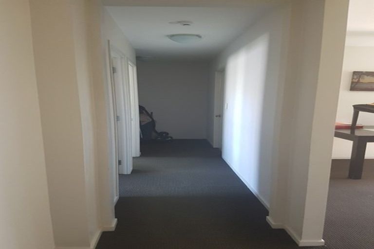 Photo of property in 48 Tongariro Drive, Aotea, Porirua, 5024