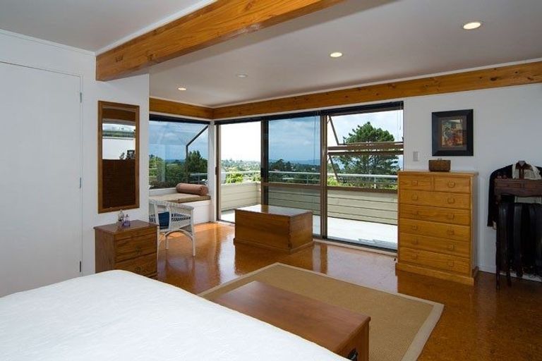Photo of property in 557 East Coast Road, Browns Bay, Auckland, 0630