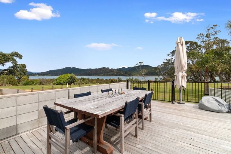 Photo of property in 61 Tangiteroria Lane, Pauanui, Hikuai, 3579