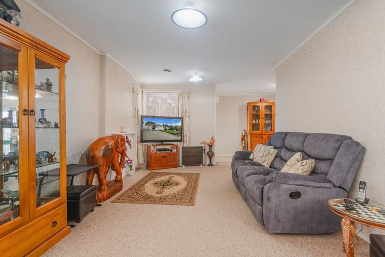 Photo of property in 19 Egmont Place, Westbrook, Palmerston North, 4412