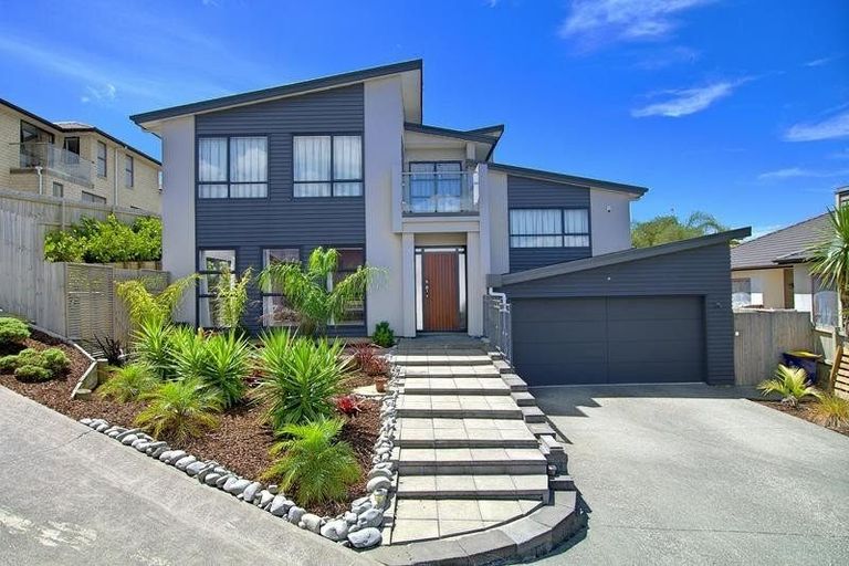 Photo of property in 26 Catlins Place, Fairview Heights, Auckland, 0632