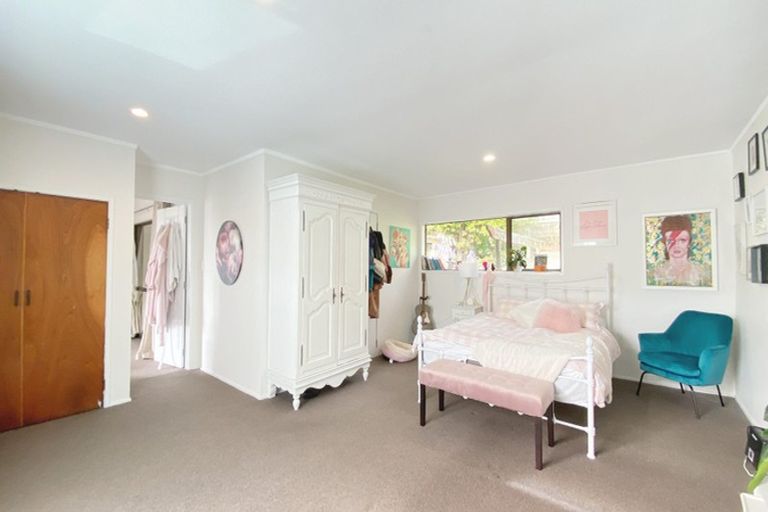 Photo of property in 176 Sturges Road, Henderson, Auckland, 0612